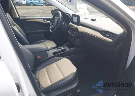 2021 Ford Escape Titanium Hybrid z USA, uszkodzony, nr VIN 1FMCU9DZ2MUA92284